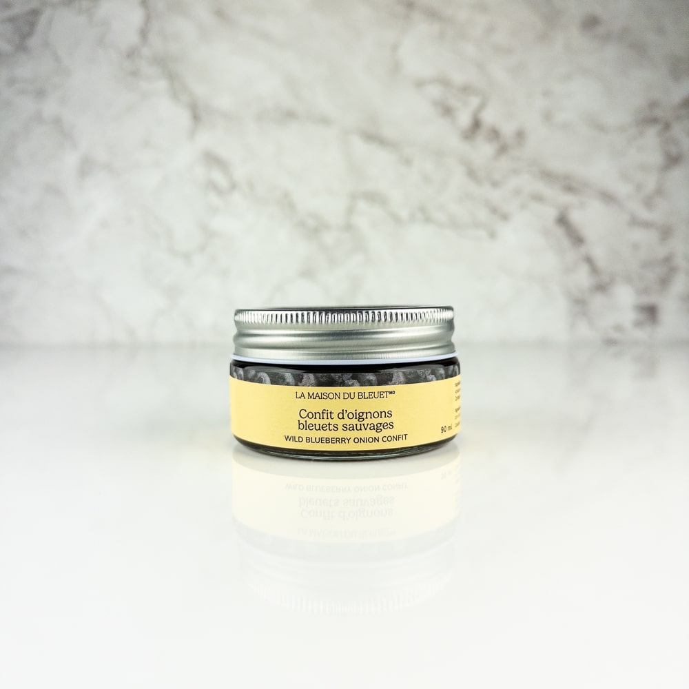 Confit d'oignons aux bleuets sauvages de La Maison du Bleuet en pot de 90 ml