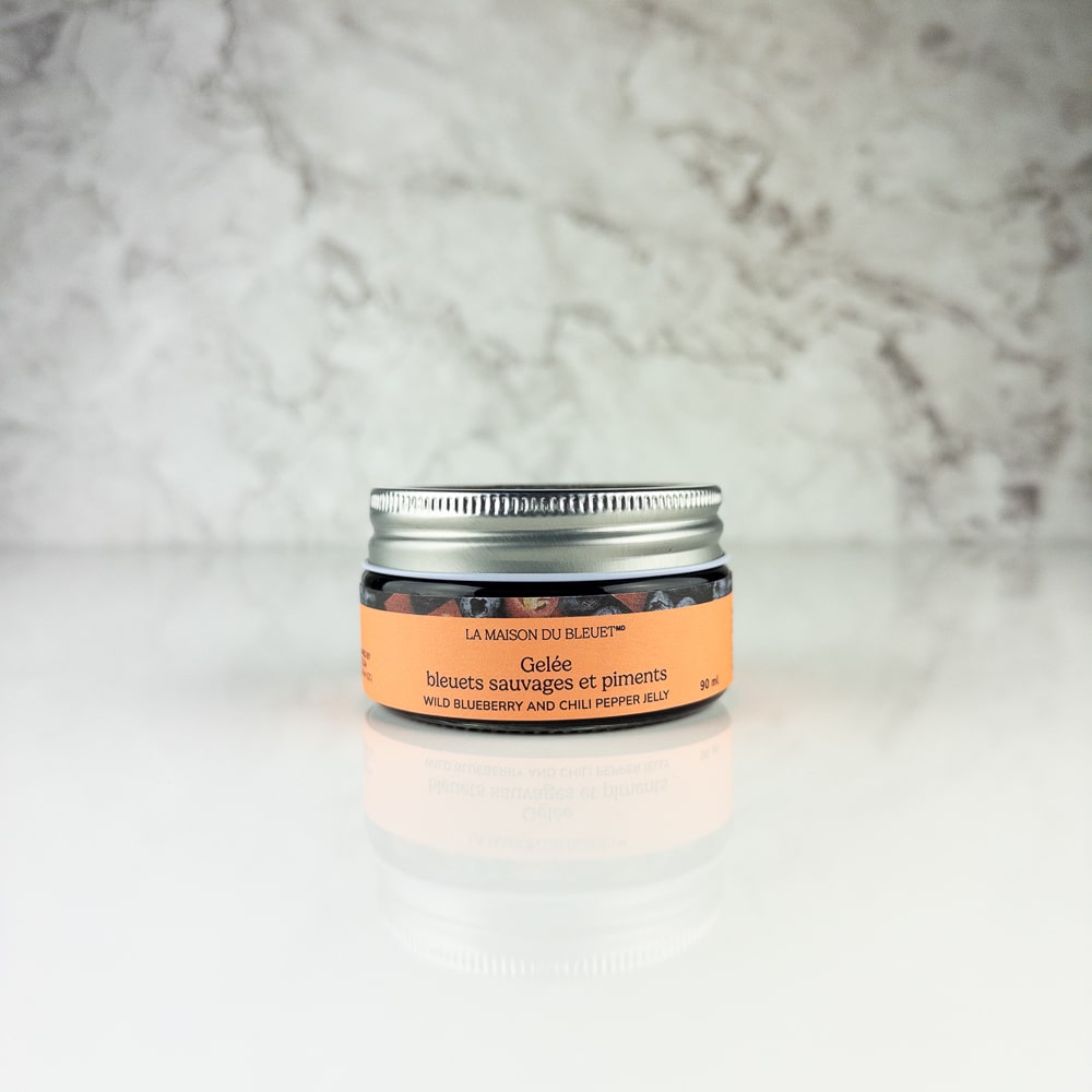 Geleé de bleuets sauvages et de piments en pot de 90 ml fait par La Maison du Bleuet