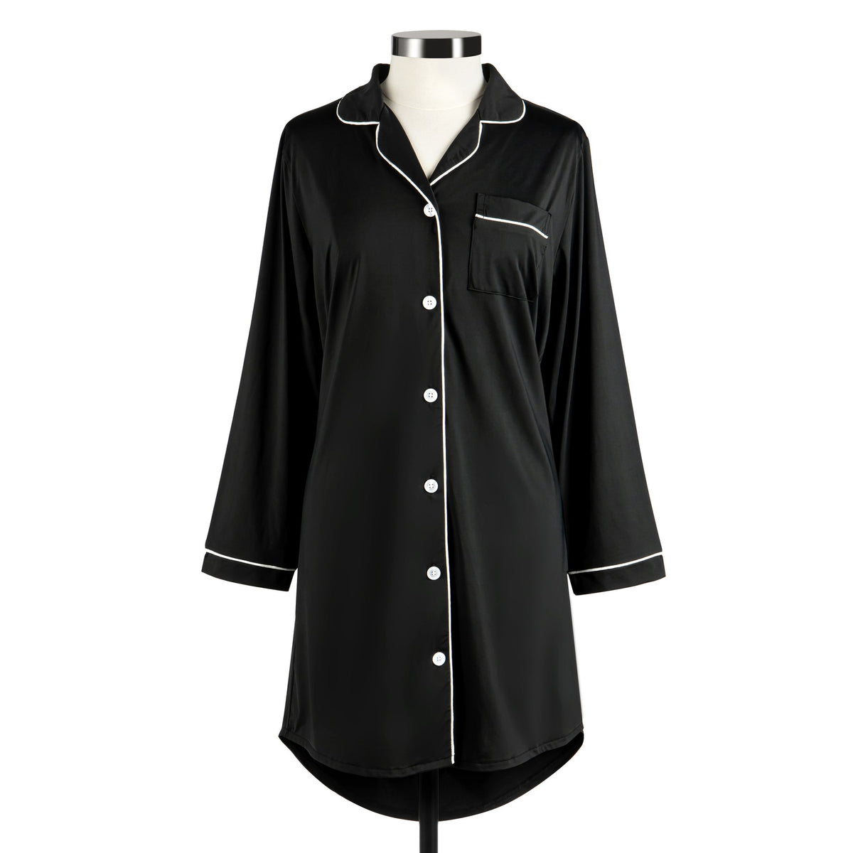 Chemise de nuit noire boutonnée à passepoil clair