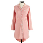 Chemise de nuit rose boutonnée à manches longues