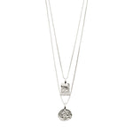 Collier argenté à deux chaînes et pendentifs