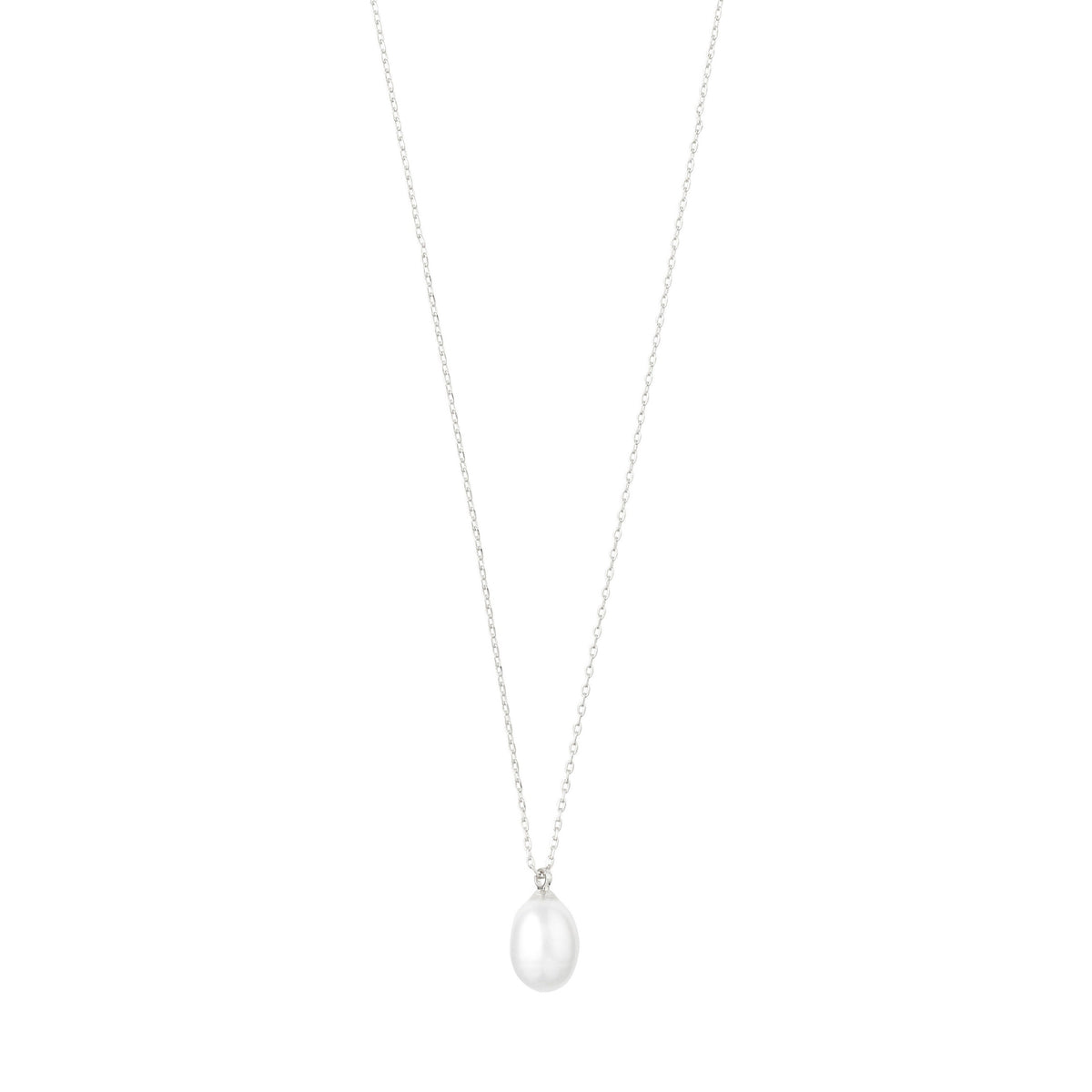 Collier fin argenté avec petit pendentif ovale