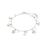 Bracelet argenté à petites breloques
