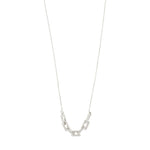 Collier argenté à petits ornements espacés