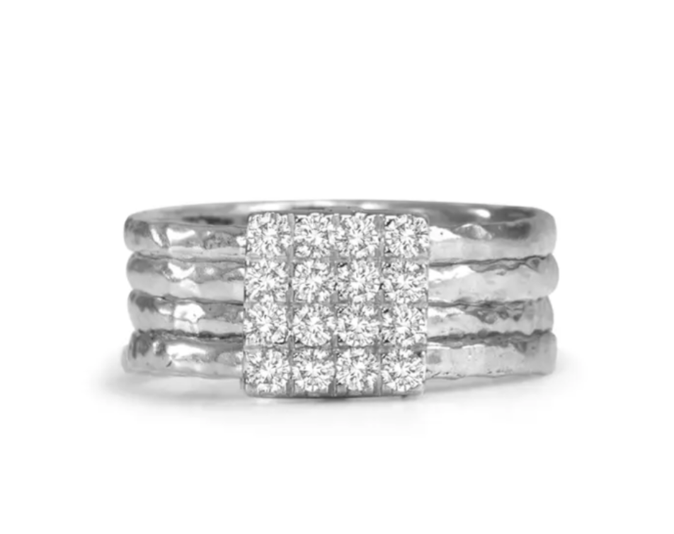Bague de méditation Light – MeditationRings – centre carré serti de zircones cubiques – vue rapprochée