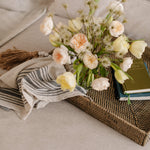 Décoration à perles de bois et doubles glands – Blanc et jute – Pokoloko