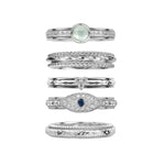 Bague de méditation Rosebud – MeditationRings – présentée avec d’autres modèles de bagues