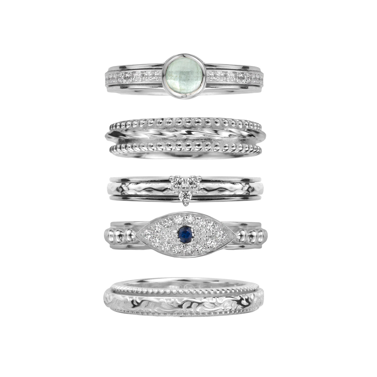 Bague de méditation Rosebud – MeditationRings – présentée avec d’autres modèles de bagues