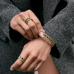 Bague Noor de Mia porté sur mannequin