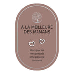 Boucles d’oreilles en cœurs argentés sur carte rose Earth Angel « À la meilleure des mamans ».
