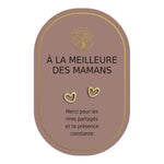 Boucles d’oreilles en cœurs dorés sur carte rose Earth Angel « À la meilleure des mamans ».