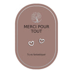 Boucles d’oreilles en cœurs argentés sur carte rose Earth Angel « Merci pour tout ».