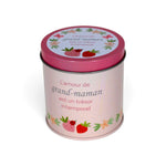 Bougie InnerVoice « L’amour de grand-maman est un trésor intemporel » en boîte métallique rose, avec couvercle fermé et décor floral.