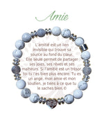Bracelet Earth Angel « Amie » à perles blanches et grises, avec sa présentation en français.