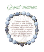 Bracelet Earth Angel « Grand-maman » à perles blanches et grises, avec sa présentation en français.