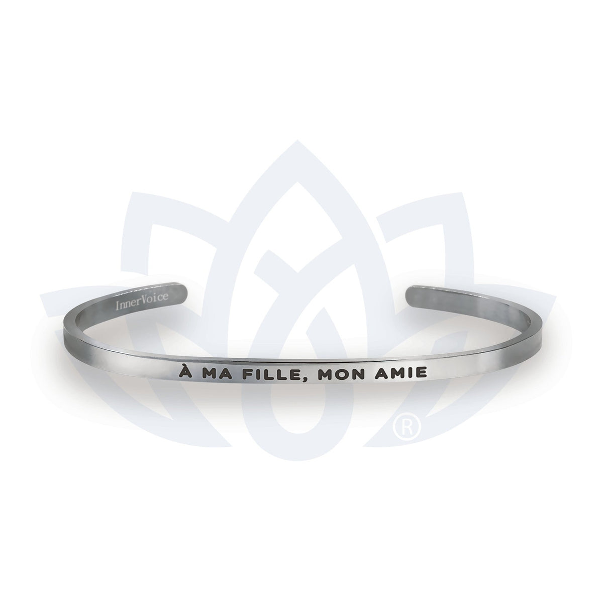 Bracelet à message « À ma fille, mon amie », vue du bijou et de son inscription en français.