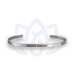 Bracelet à message « Donner enrichit », vue du bijou et de son inscription en français.