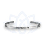 Bracelet à message « Unis pour la vie », vue du bijou et de son inscription en français.