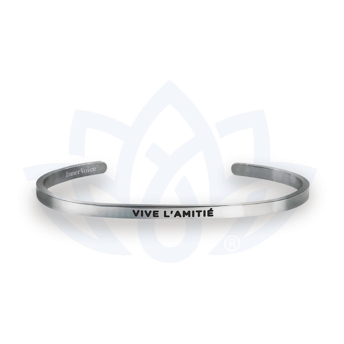 Bracelet à message « Vive l’amitié », vue du bijou et de son inscription en français.