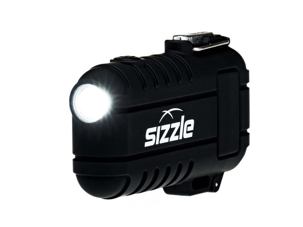 Briquet Sizzle Versa noir avec lampe de poche allumée