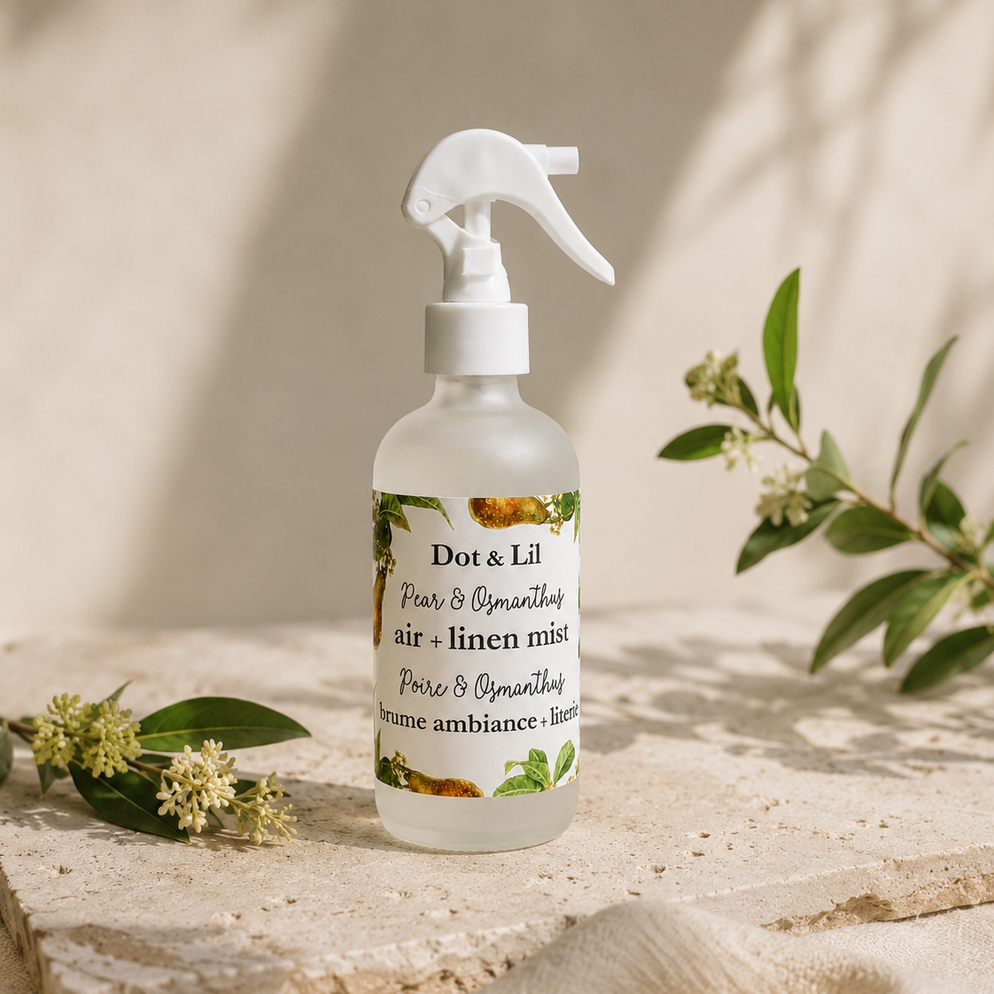 Brume d’ambiance et literie – Poire & osmanthus – 237 ml de Dot & Lil