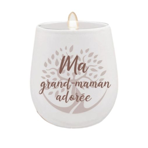 Chandelle InnerVoice portant le message « Ma grand-maman adorée » en français.