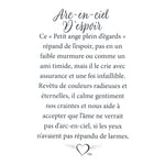 Message en français sur la carte de l’épinglette « Arc-en-ciel d’espoir ».