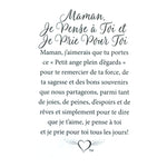 Message en français sur la carte de l’épinglette « Maman, je pense à toi et je prie pour toi ».