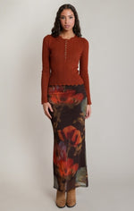 Haut en tricot Henley Dex, coloris terre cuite, vêtement porté en tenue