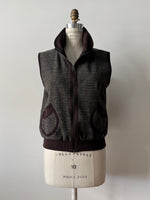Veste sans manches Leanne chocolat Kollontaï, sur mannequin, vue de face