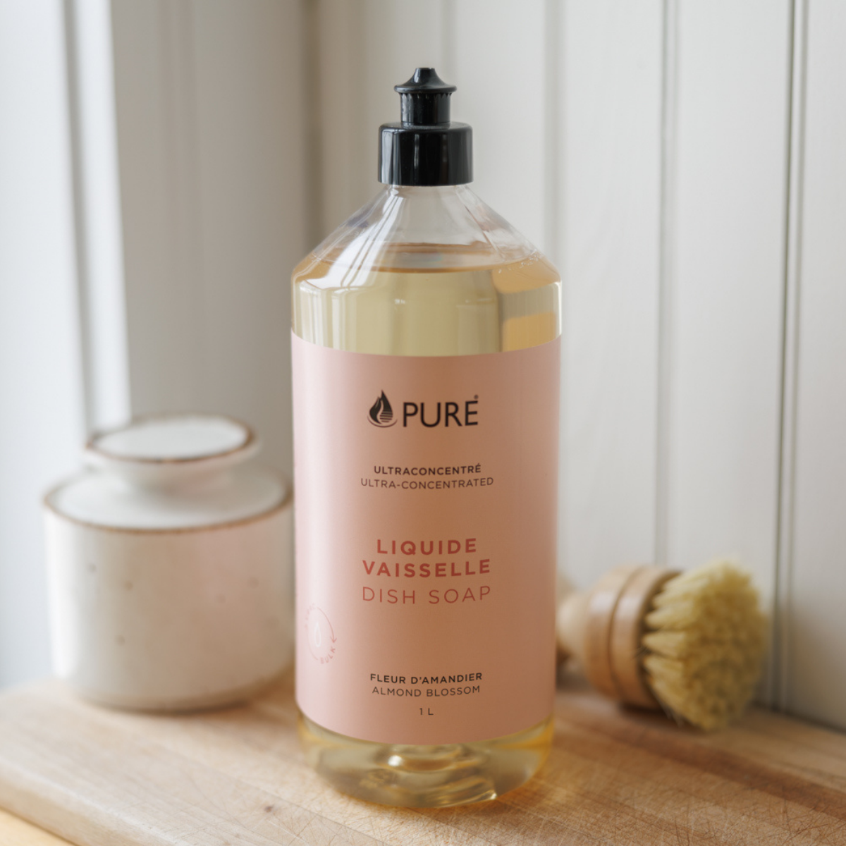 Liquide à vaisselle Pure – Fleur d’amandier – 1 L — présentation du produit
