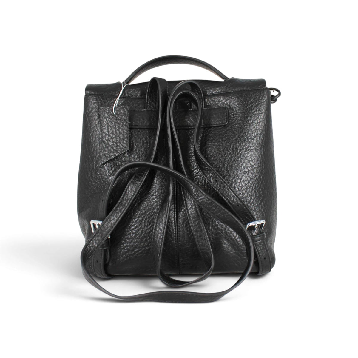Vue arrière du sac à dos Maison Taïga en cuir végan noir grainé avec bretelles ajustables et poignée supérieure