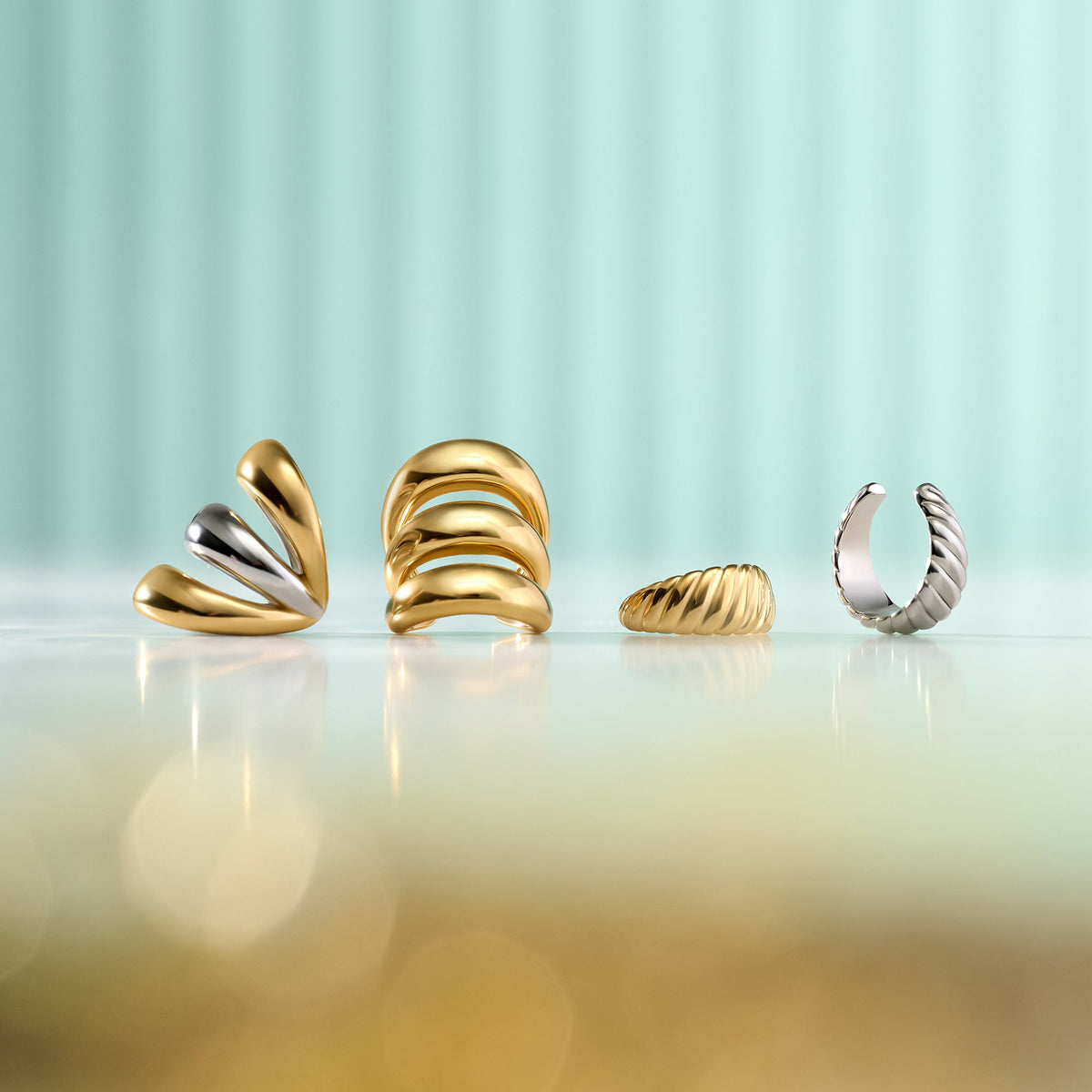 Manchette d’oreille Oria de Mia, présentation avec d’autres bijoux de la collection