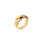 Bague Sevigne Mia, fini doré, vue du bijou sur fond blanc