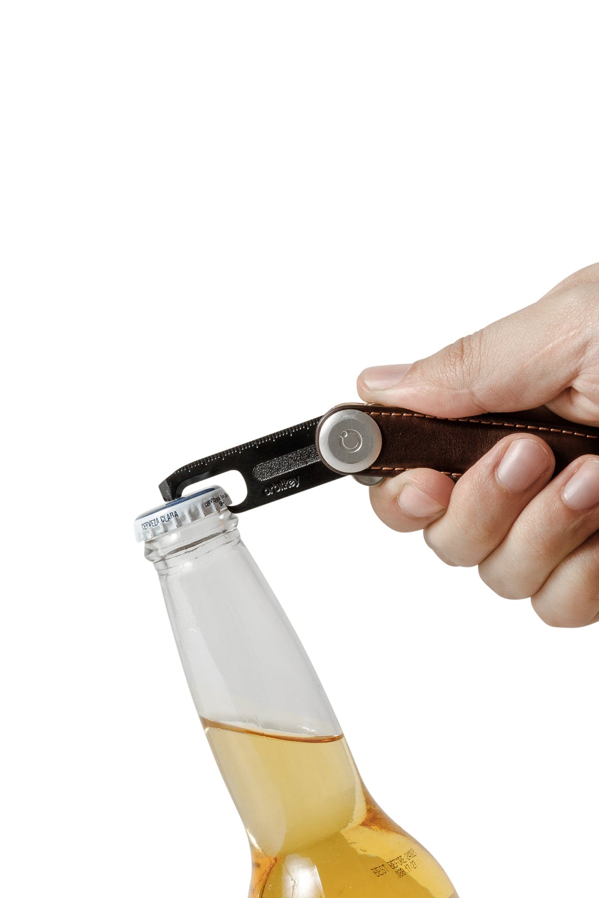 Outil multifonction Multi-Tool v2 Orbitkey — utilisé comme décapsuleur