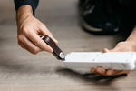 Outil multifonction Multi-Tool v2 Orbitkey — utilisé comme ouvre-lettres