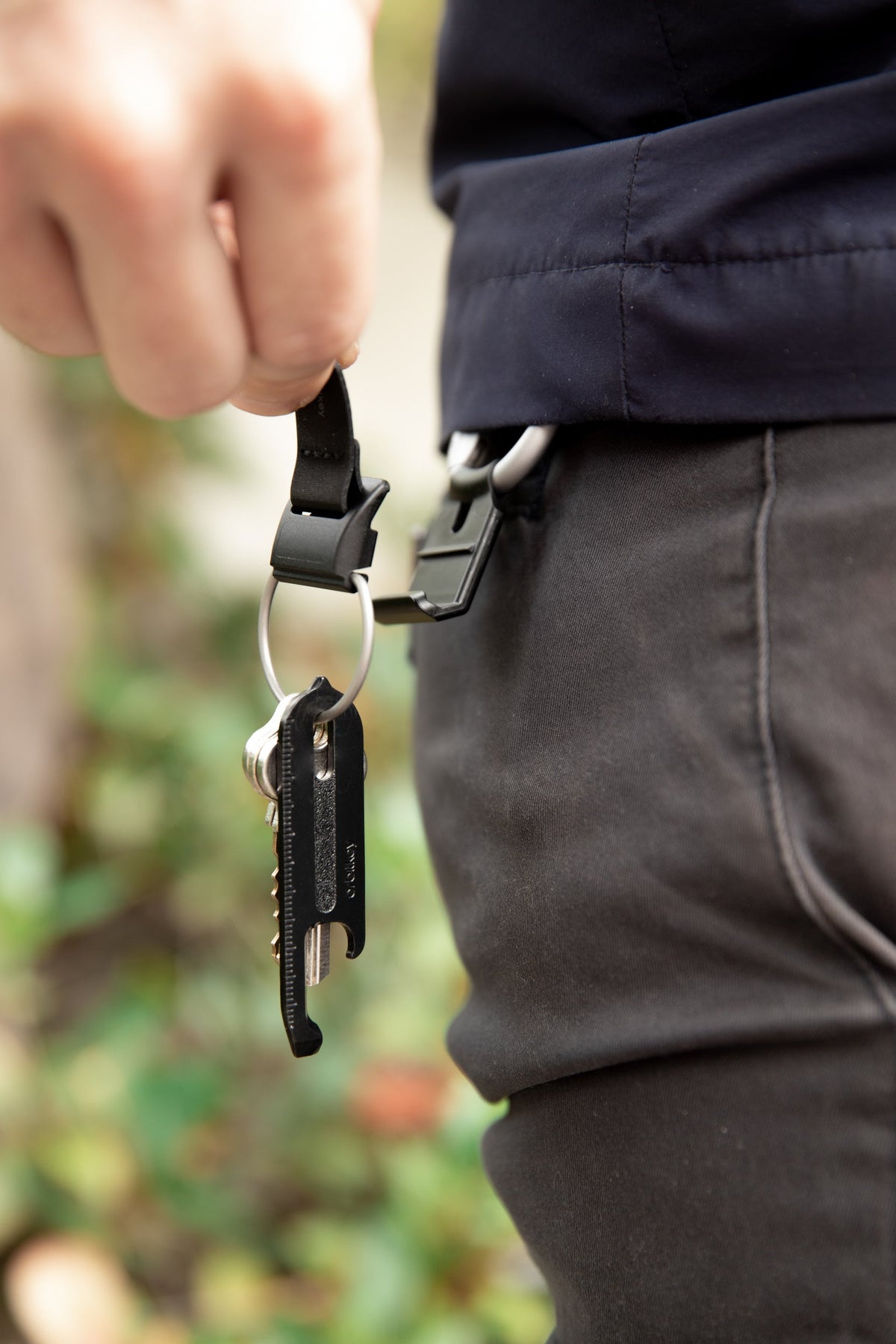 Outil multifonction Multi-Tool v2 Orbitkey — accroché au trousseau à la ceinture
