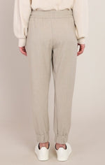 Pantalon à revers Dex, coloris avoine, autre vue du vêtement porté