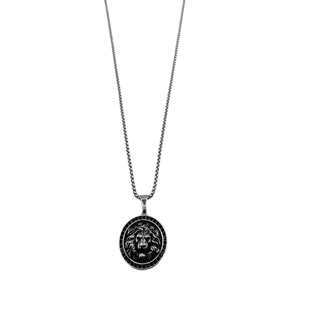 Pendentif tête de lion Majestic AJ&Co, finition argentée, avec chaîne.