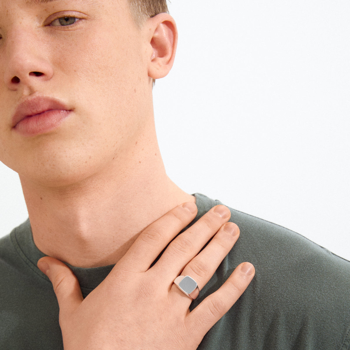 Bague chevalière ORIEM – plaqué argent de Pilgrim, vue 2