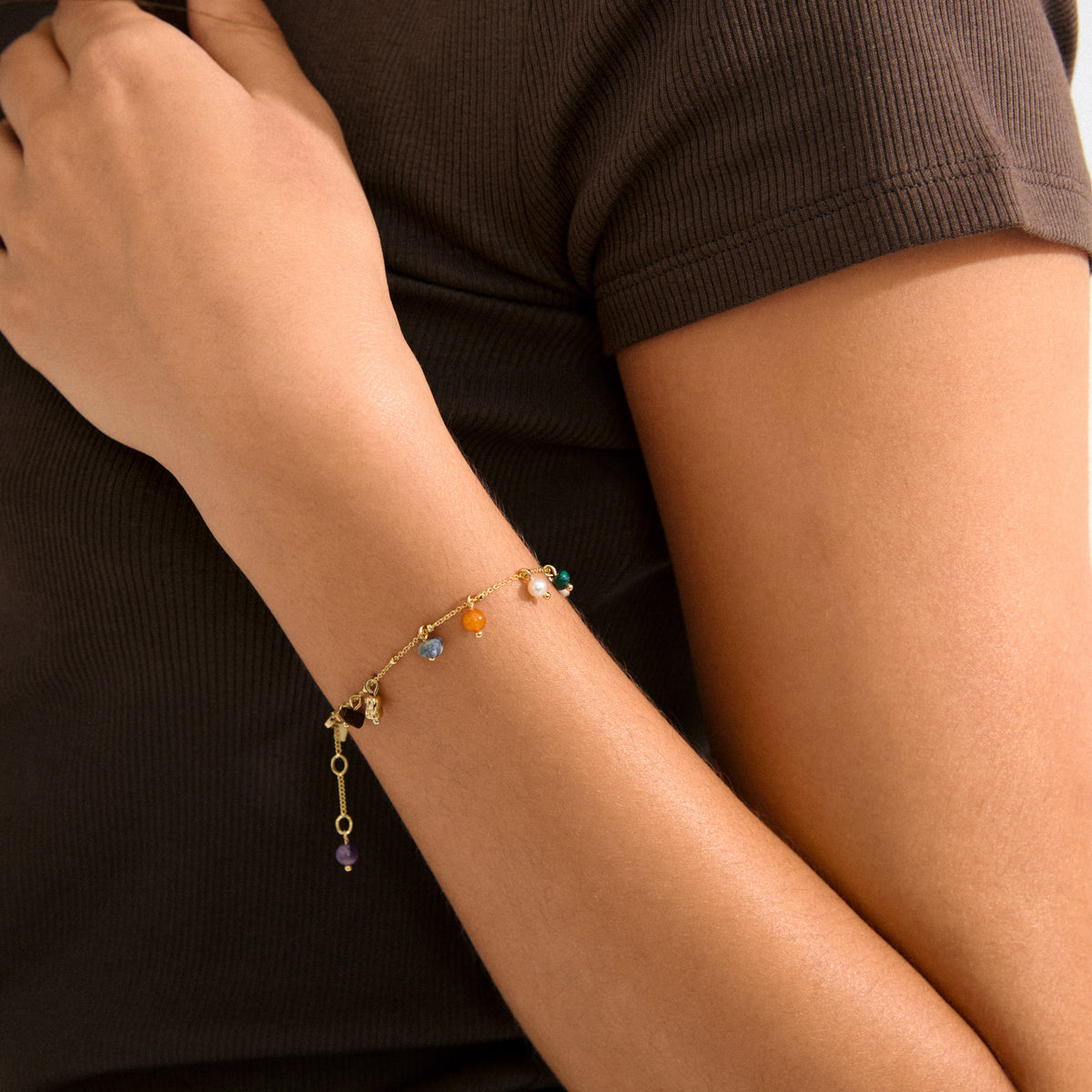 Bracelet BETWEEN en pierres semi-précieuses – finition plaquée or de Pilgrim, vue 2