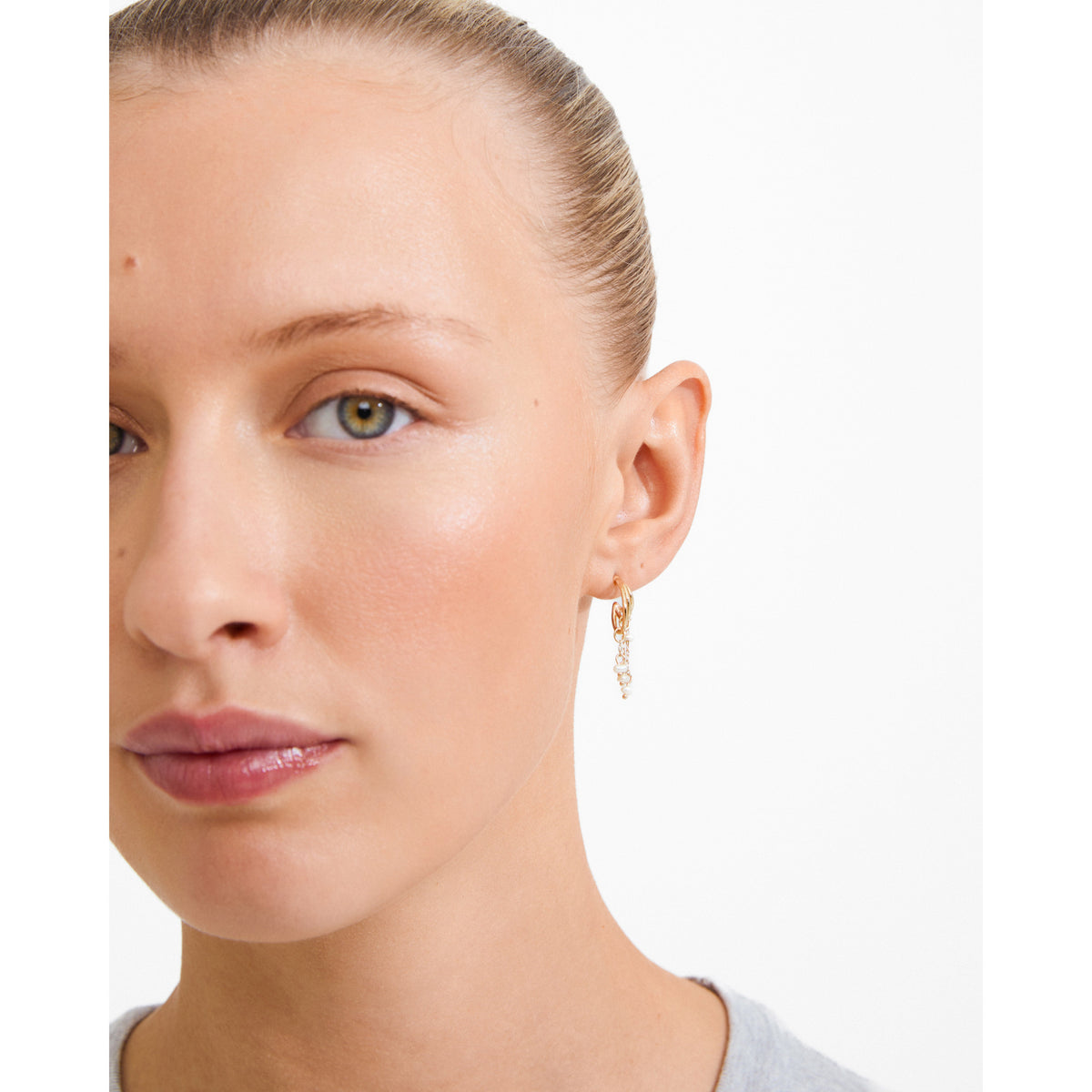 Boucles d'oreilles LUNITH – finition plaquée or de Pilgrim, vue 2