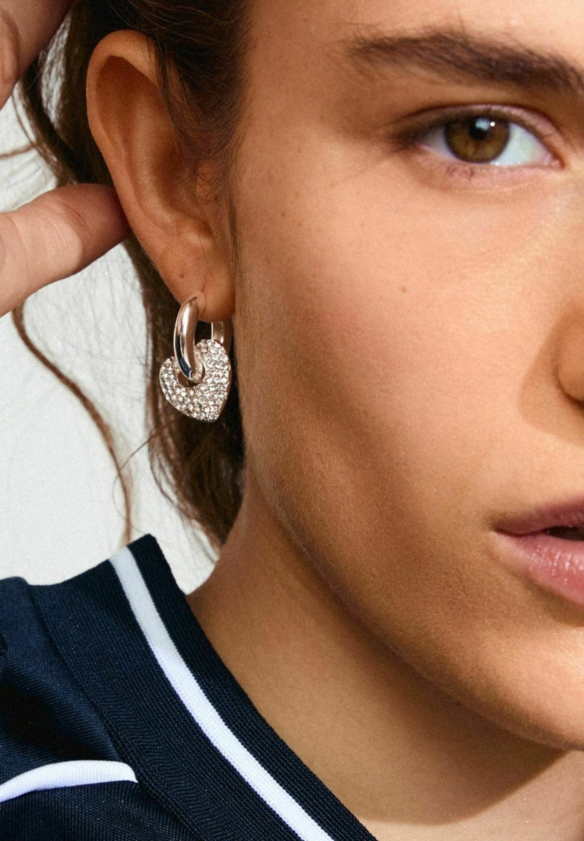 Boucles d’oreilles DUNE avec cristaux – finition plaquée argent de Pilgrim, vue 2