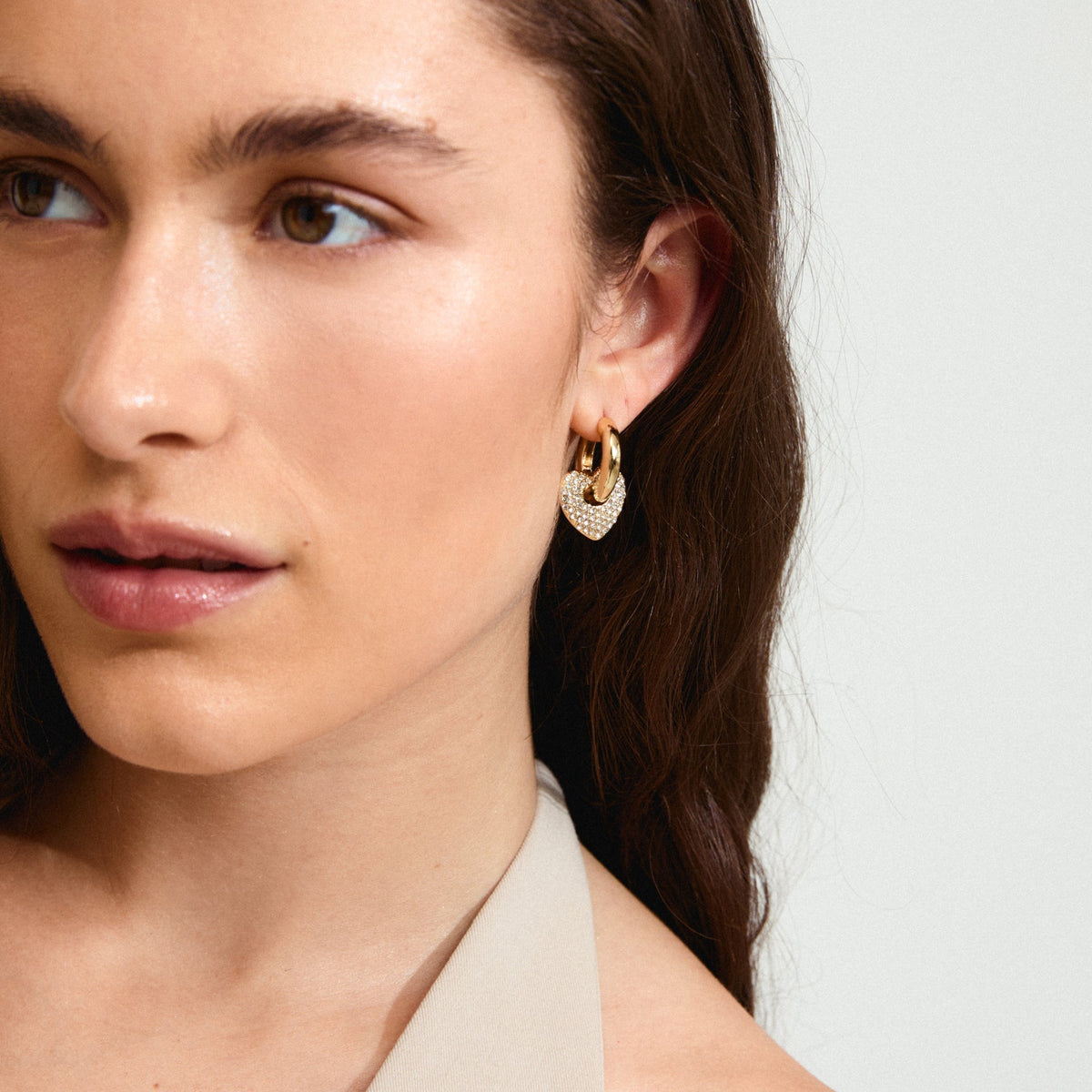Boucles d’oreilles DUNE avec cristaux – finition plaquée or de Pilgrim, vue 3
