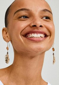 Boucles d’oreilles ECLIPSE – finition plaquée or de Pilgrim, vue 2