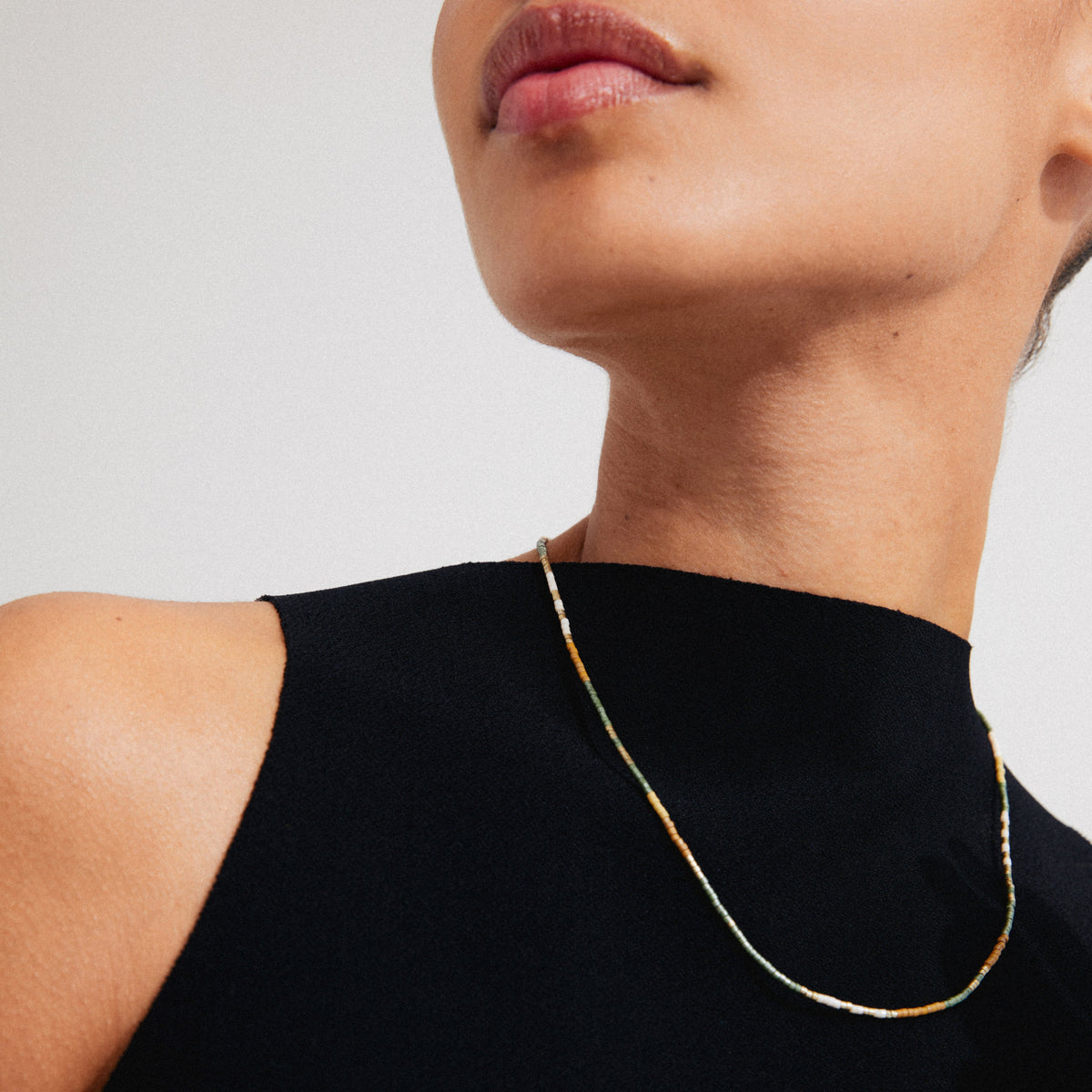 Collier ALISON brun – finition plaquée or de Pilgrim, vue 3