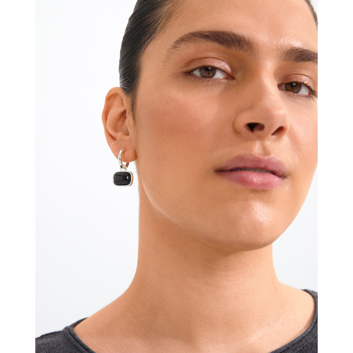 Créoles NOW avec agate noire – plaqué argent de Pilgrim, vue 2