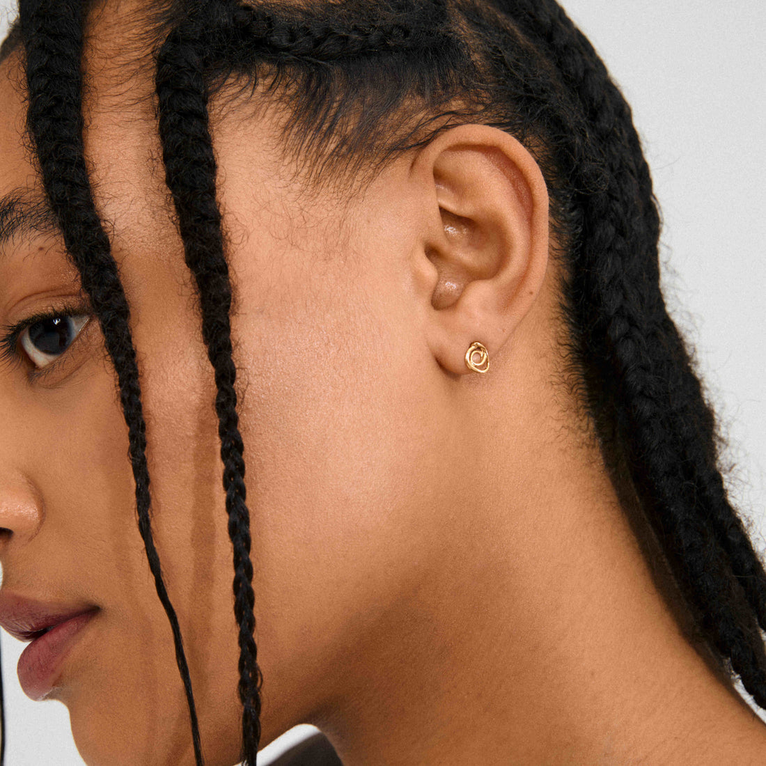 Boucles d’oreilles DIEGO spirales – finition plaquée or de Pilgrim, vue 2