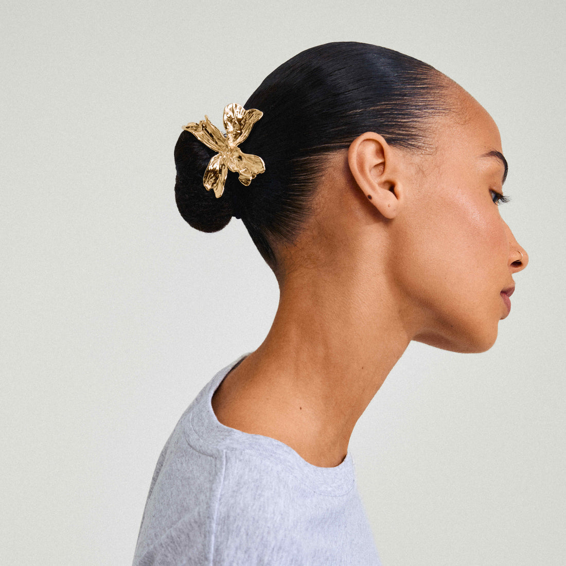 Élastique à cheveux DREAM avec fleur – finition plaquée or de Pilgrim, vue 2