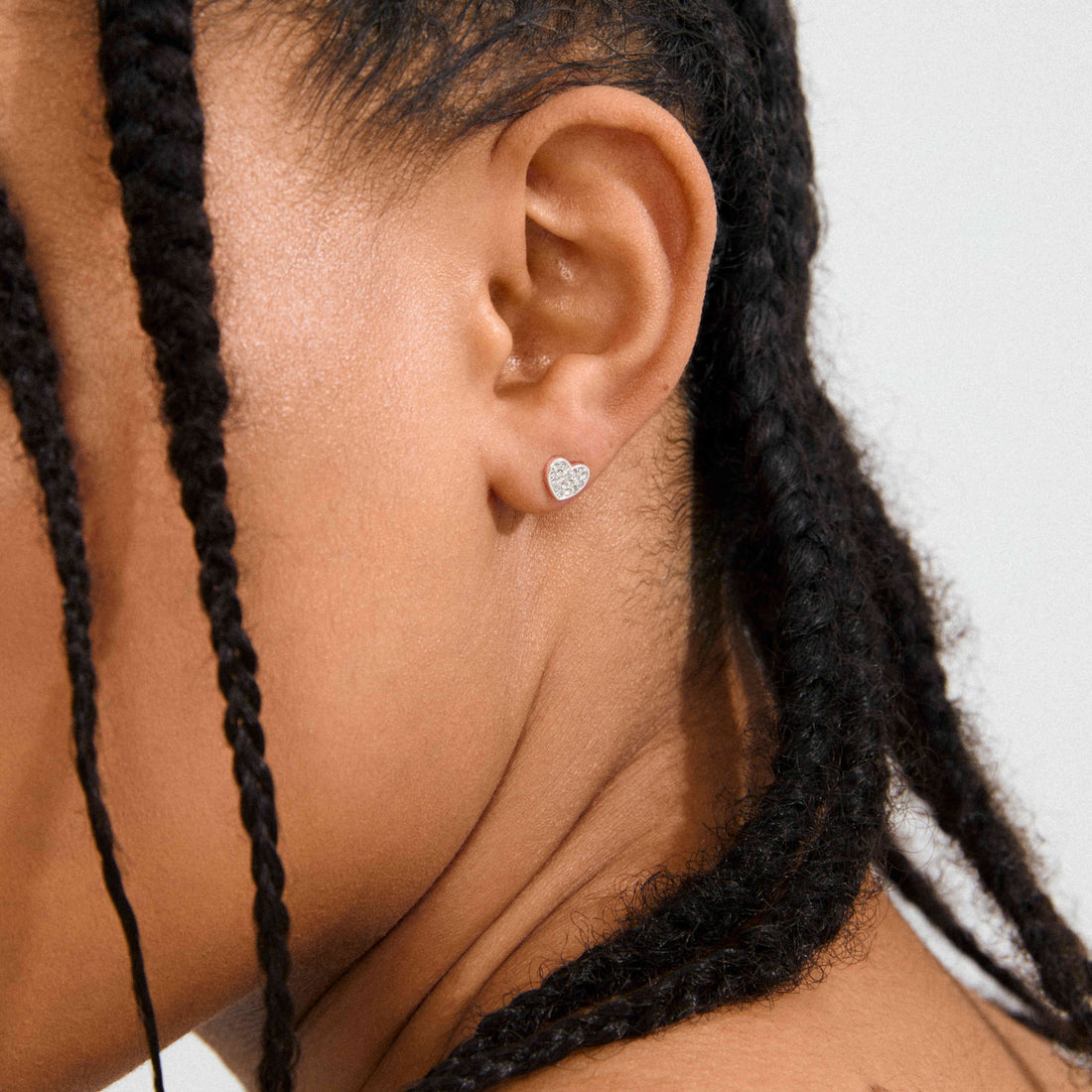 Boucles d’oreilles EMMETT cœur cristaux – finition plaquée argent de Pilgrim, vue 2